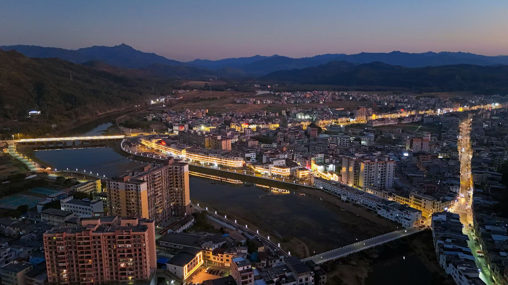 2.隆街夜景.jpg
